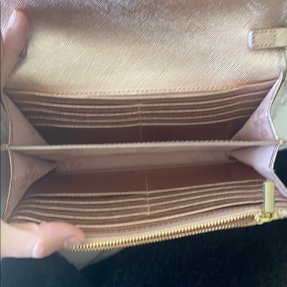 COPY - Tory Burch Rose Gold Crossbody - Picture 3 of 4